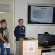 Kristjan Celin, Jan Krivograd in Timotej Štefančič iz OŠ Podgora Kuteževo so se posvetili čebulnemu testu (foto: Darja Kranjc)