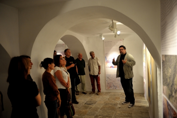 Dr. Mlekuž while explaining the exhibition (photo: Borut Lozej)