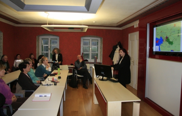 Mag. Vanja Debevec sprašuje deležnike za povratne informacije glede prihodnosti BOK (foto: Borut Lozej)