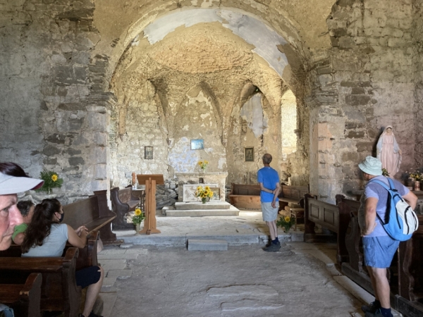 Notranjost cerkve sv. Jošta v Gornjih Vremah (foto: Darja Kranjc)