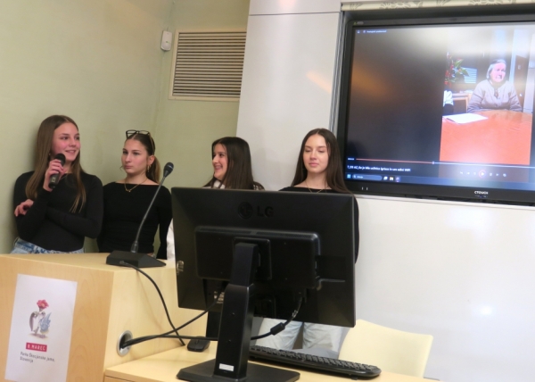 Predstavitev učenk iz OŠ Antona Žnideršiča Ilirska Bistrice (foto: Laura Novak)