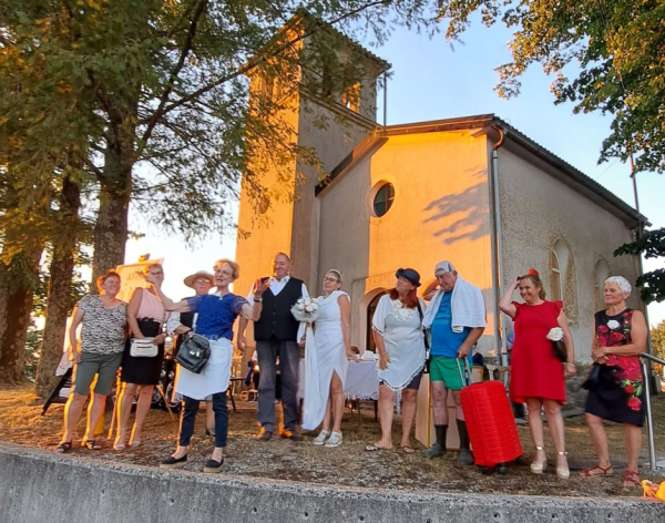Kulturni program na Sozah (foto: FB KETŠD Harije)
