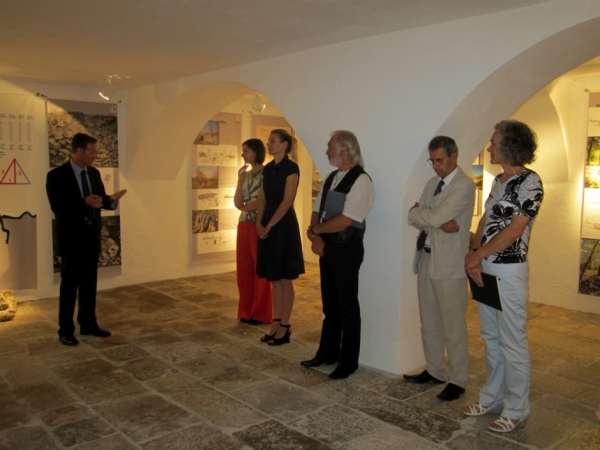 Odprtje razstave Suhi zid na Krasu (govorci od leve: dr. Domen Zupančič, Darja Kranjc, Boris Čok, dr. Borut Juvanec, dr. Gordana Beltram)
